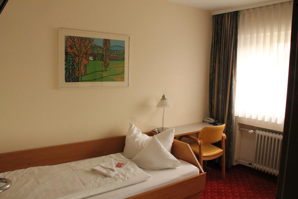 Hotel Traube Offenburg Ngoại thất bức ảnh